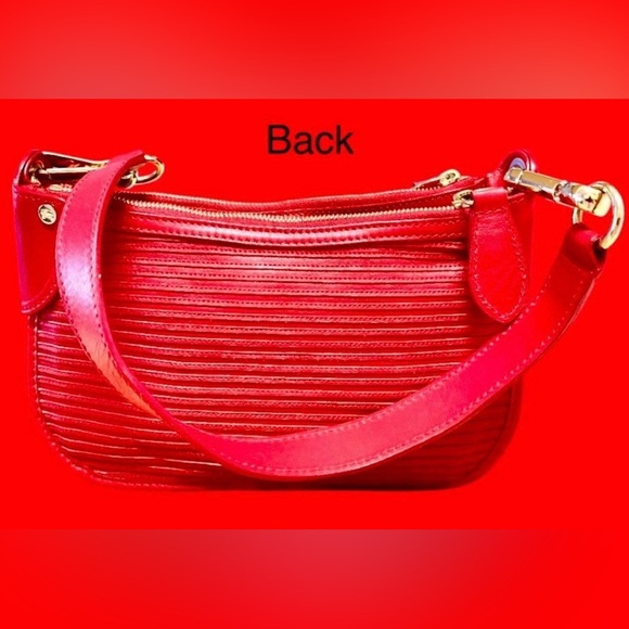 BURBERRY Red Leather Made in Italy Shoulder Bag Mint Condition - Picture 5 of 16